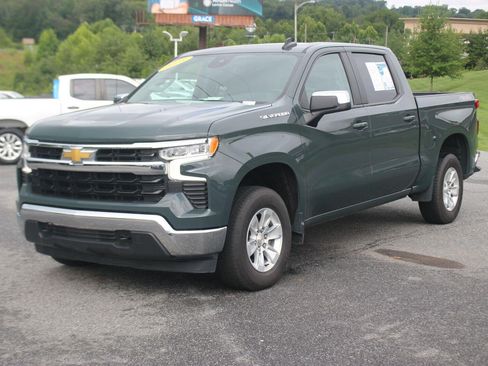 Used 2025 Chevrolet Silverado 1500 LT AWD/4WD image 3