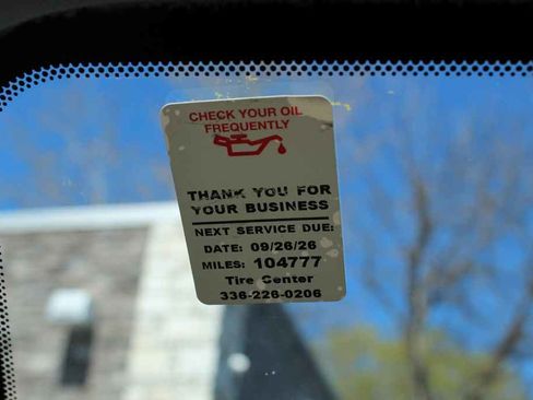 Used 2016 Toyota Tacoma SR5 w/ SR5 Appearance Package (SN) image 13