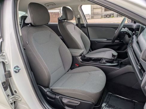 Used 2025 Kia K4 FWD image 28