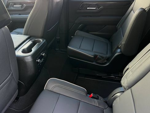 New 2026 GMC Yukon XL Elevation w/ Elevation Premium Package RWD image 9