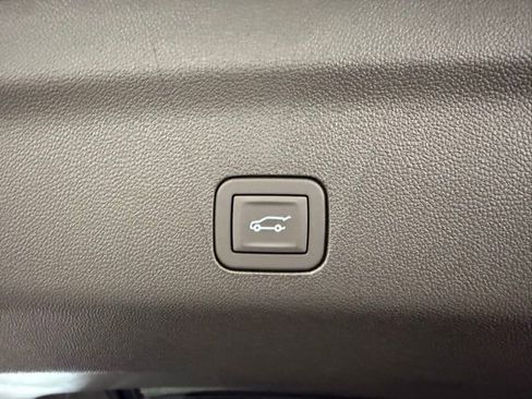 New 2026 GMC Yukon AT4 Ultimate AWD/4WD image 8