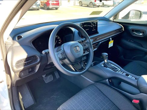 New 2026 Honda HR-V LX image 9