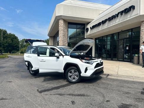 Used 2024 Toyota RAV4 XLE w/ Convenience Package AWD/4WD image 30