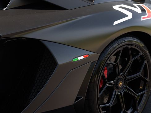 Used 2020 Lamborghini Aventador SVJ AWD/4WD image 36