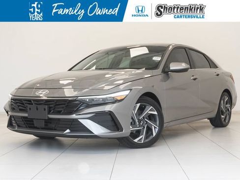 Used 2025 Hyundai Elantra SEL w/ Cargo Package FWD image 1