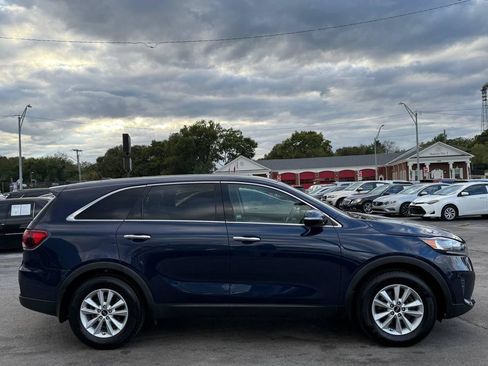 Used 2019 Kia Sorento FWD image 11