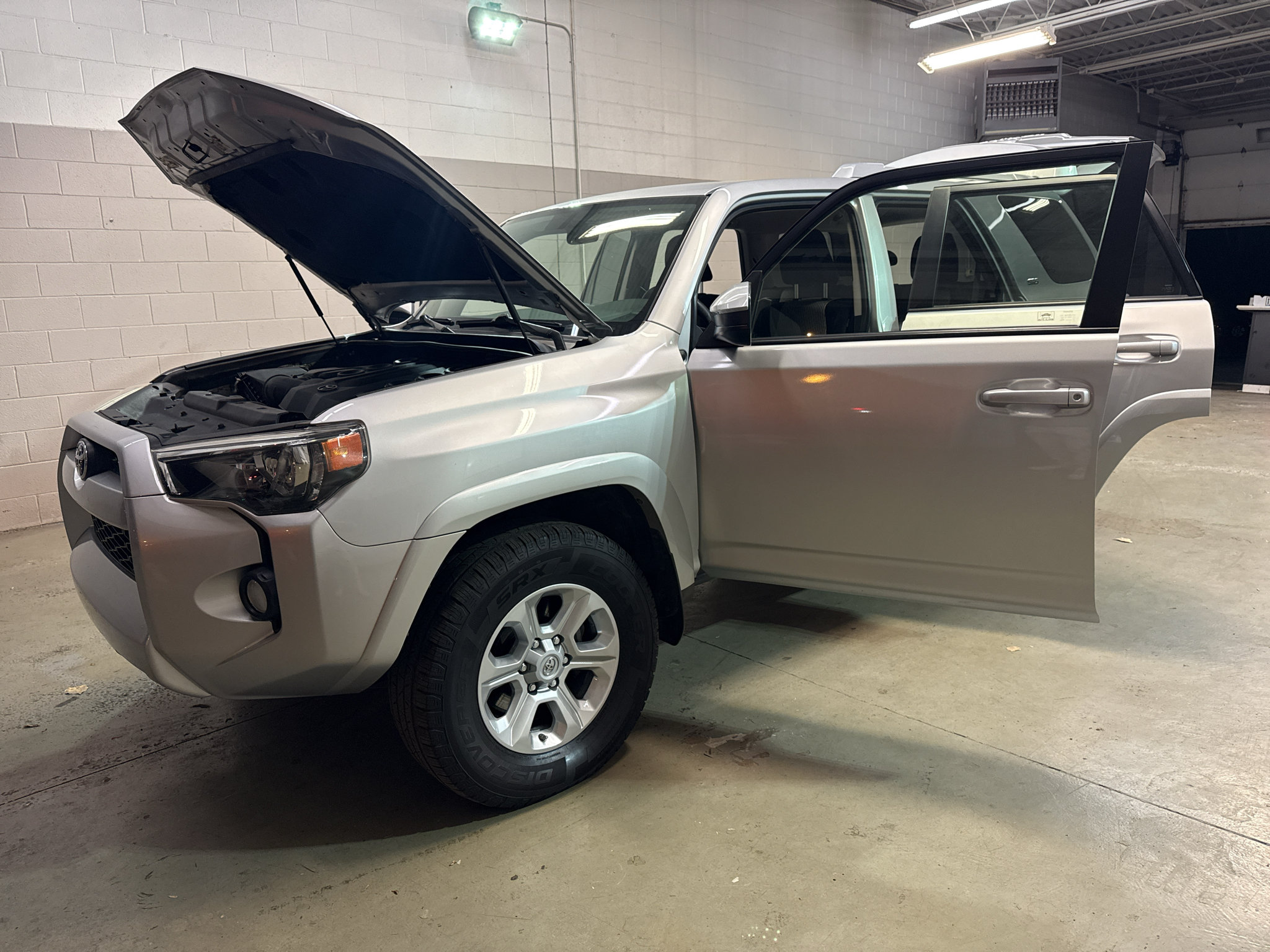 Used 2015 Toyota 4Runner SR5 AWD/4WD image 11