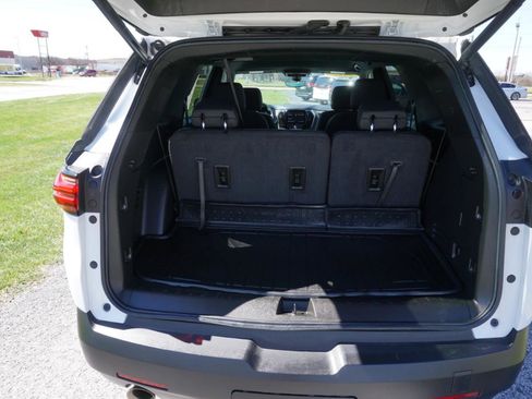 Used 2023 Chevrolet Traverse LT image 20
