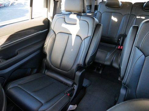 Used 2023 Jeep Grand Cherokee L Limited image 12