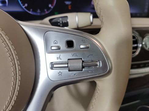 Used 2020 Mercedes-Benz S 560 Sedan image 27