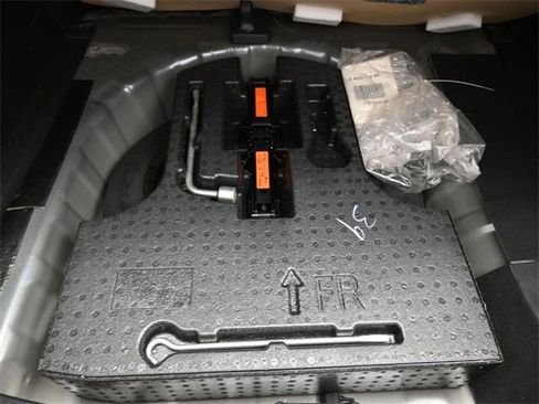 Certified 2024 Nissan Kicks SV image 12