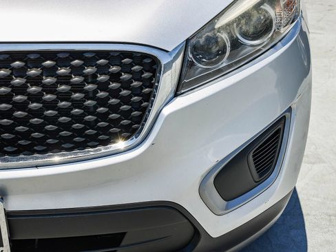 Used 2018 Kia Sorento L FWD image 10