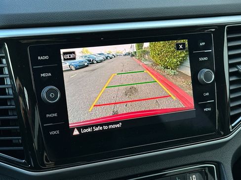 Used 2022 Volkswagen Atlas Cross Sport SE image 19