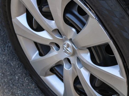 Used 2024 Toyota Corolla LE FWD image 12