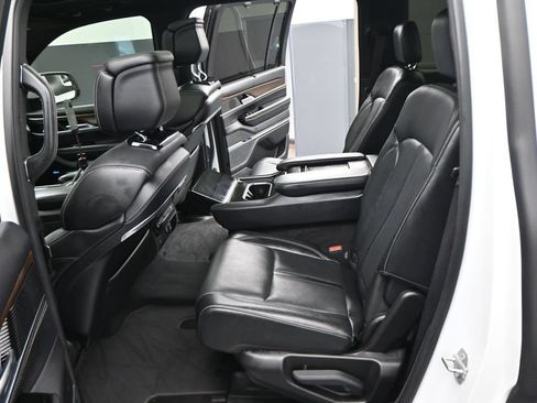 Used 2022 Jeep Grand Wagoneer Series I AWD/4WD image 29