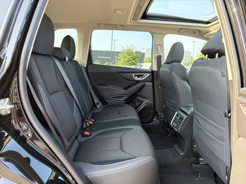 Used 2023 Subaru Forester Premium AWD/4WD image 16