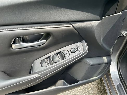 Used 2024 Nissan Sentra SV FWD image 15
