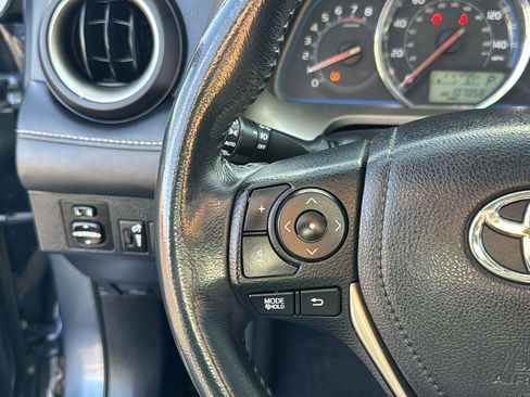Used 2014 Toyota RAV4 Limited image 16