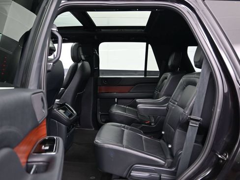 Used 2024 Lincoln Navigator Premiere AWD/4WD image 21