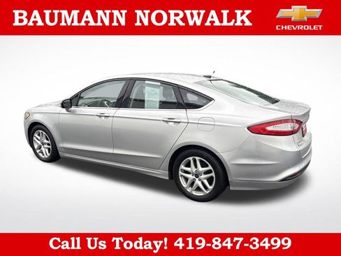 Used 2015 Ford Fusion SE FWD image 7