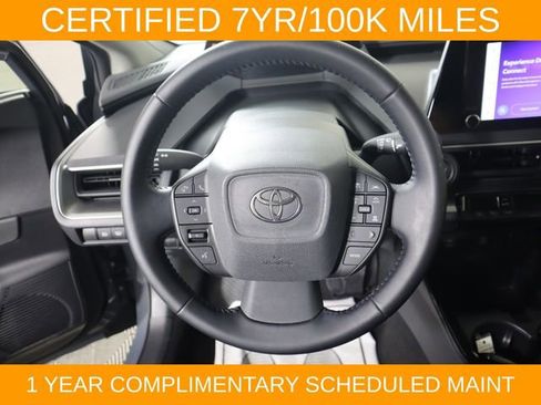 Used 2024 Toyota Prius LE FWD image 18