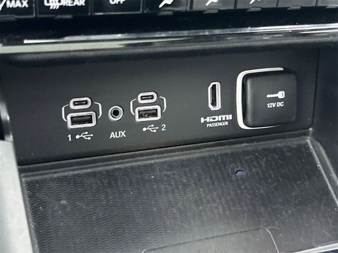 Used 2022 Jeep Grand Cherokee Overland w/ Advanced Protech Group III image 26