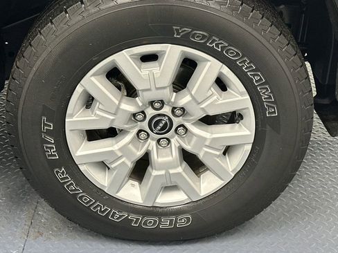 Used 2022 Nissan Frontier SV image 17