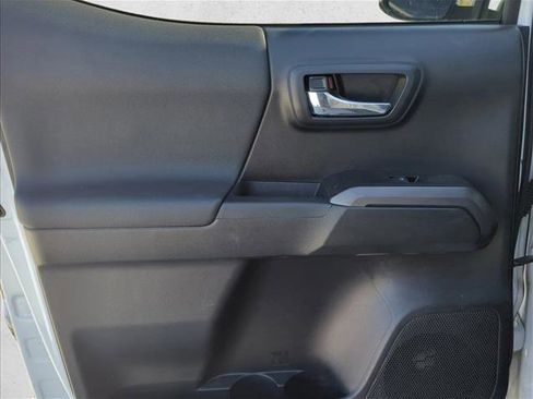 Used 2018 Toyota Tacoma TRD Sport image 23