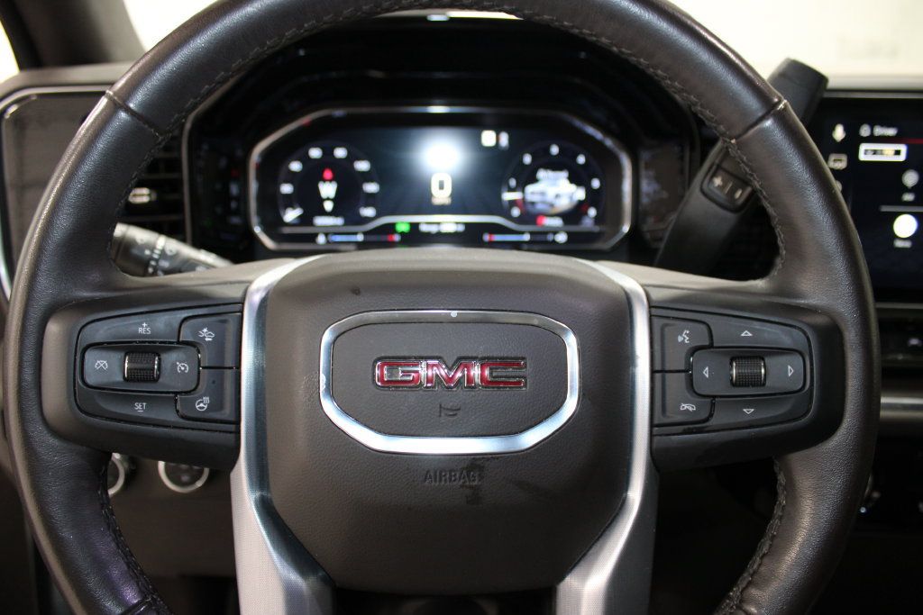 Used 2022 GMC Sierra 1500 SLT AWD/4WD image 29