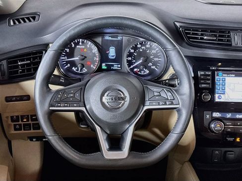 Used 2017 Nissan Rogue SL w/ SL Premium Package AWD/4WD image 13