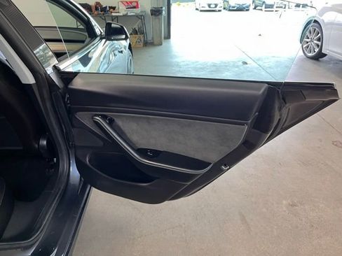 Used 2019 Tesla Model 3 image 15