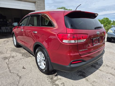 Used 2017 Kia Sorento LX FWD image 5