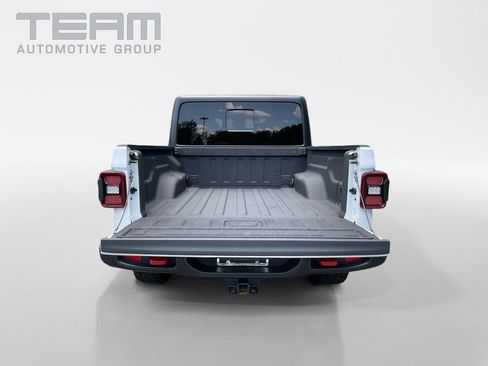 Used 2024 Jeep Gladiator Rubicon w/ Technology Group AWD/4WD image 13