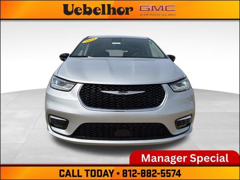 Used 2024 Chrysler Pacifica Limited FWD image 13