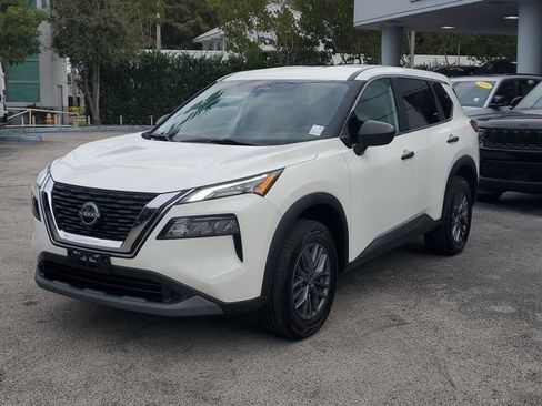 Used 2023 Nissan Rogue S image 3