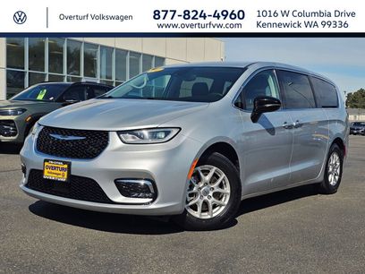 Used 2024 Chrysler Pacifica Touring-L