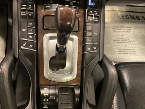 Used 2016 Porsche Cayenne AWD/4WD image 26