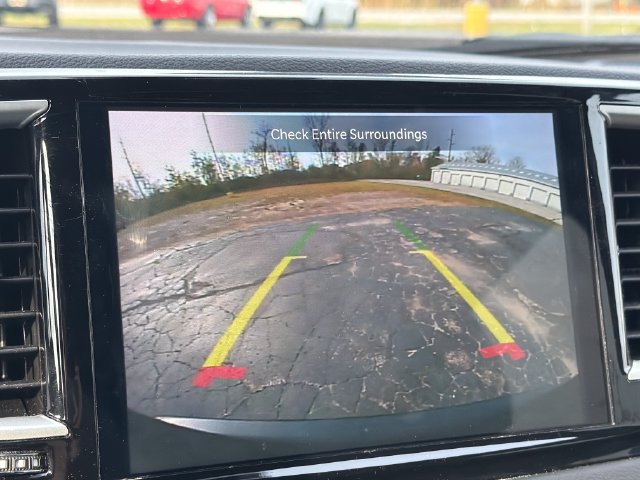 Used 2027 Chrysler Pacifica Select FWD image 28