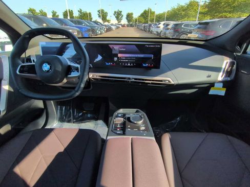 New 2026 BMW iX xDrive60 w/ Premium Package AWD/4WD image 15