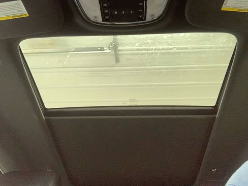 Used 2019 Jeep Grand Cherokee Limited w/ Luxury Group II image 13