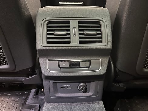 Used 2023 Audi Q5 e Premium Plus w/ Premium Plus Package image 16