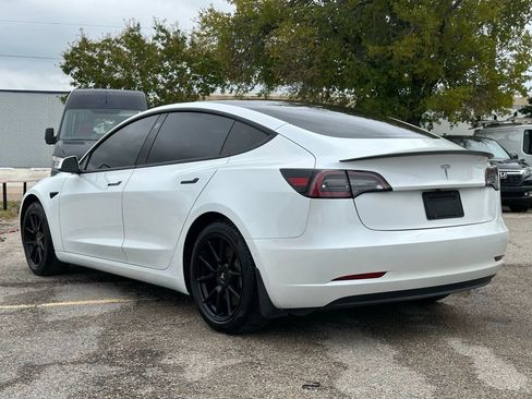 Used 2021 Tesla Model 3 Standard Range Plus image 4