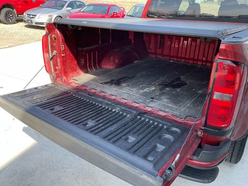 Used 2015 Chevrolet Colorado Z71 image 32