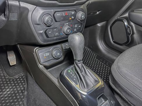 Used 2022 Jeep Renegade Altitude w/ Convenience Group AWD/4WD image 40