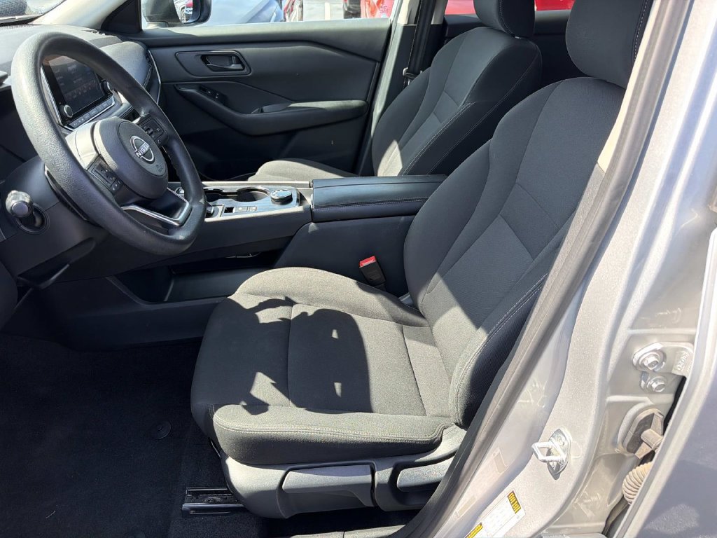Used 2024 Nissan Rogue S AWD/4WD image 21
