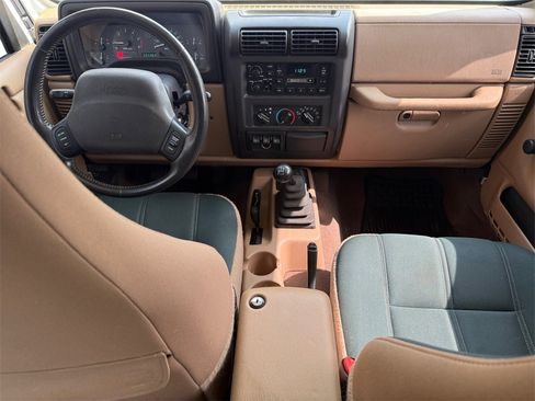 Used 1999 Jeep Wrangler Sahara image 10