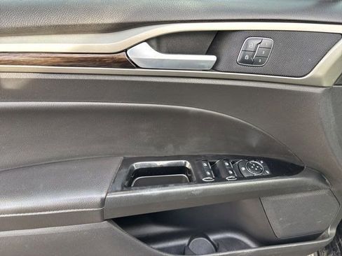 Used 2015 Ford Fusion SE w/ Equipment Group 202A image 13