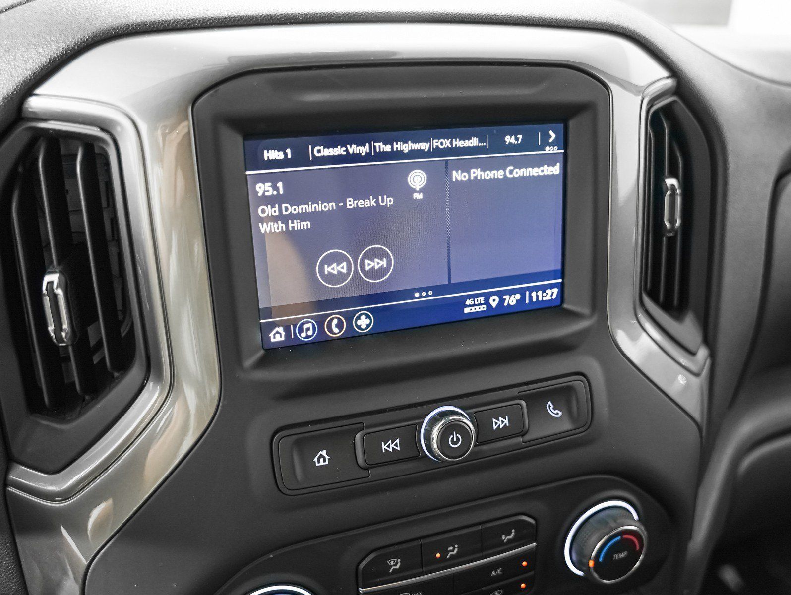 Used 2024 Chevrolet Silverado 1500 Custom Trail Boss w/ Turbomax Blackout Package AWD/4WD image 14
