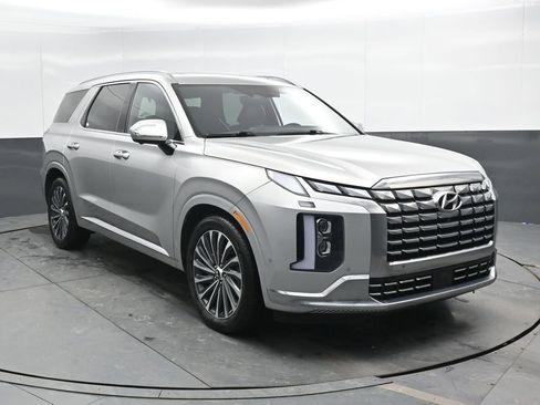 Used 2024 Hyundai Palisade Calligraphy image 4