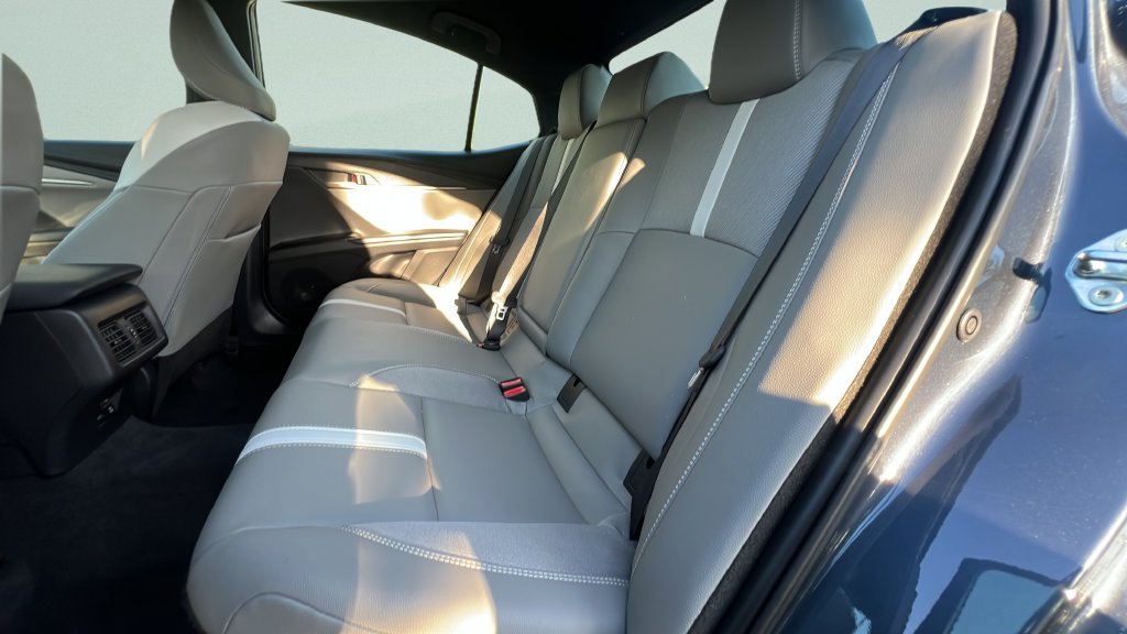 Used 2026 Toyota Camry SE FWD image 9